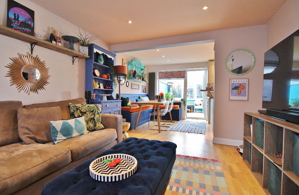 Property photo 2 of 27