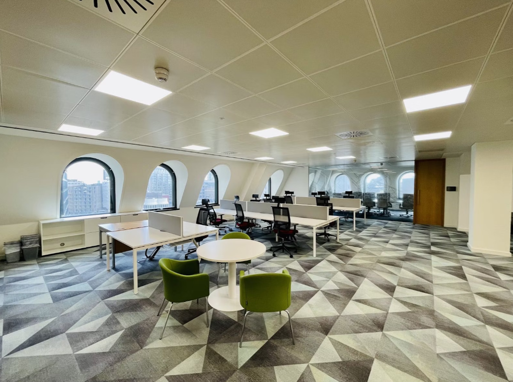 Property photo 1 of 4 Office Space