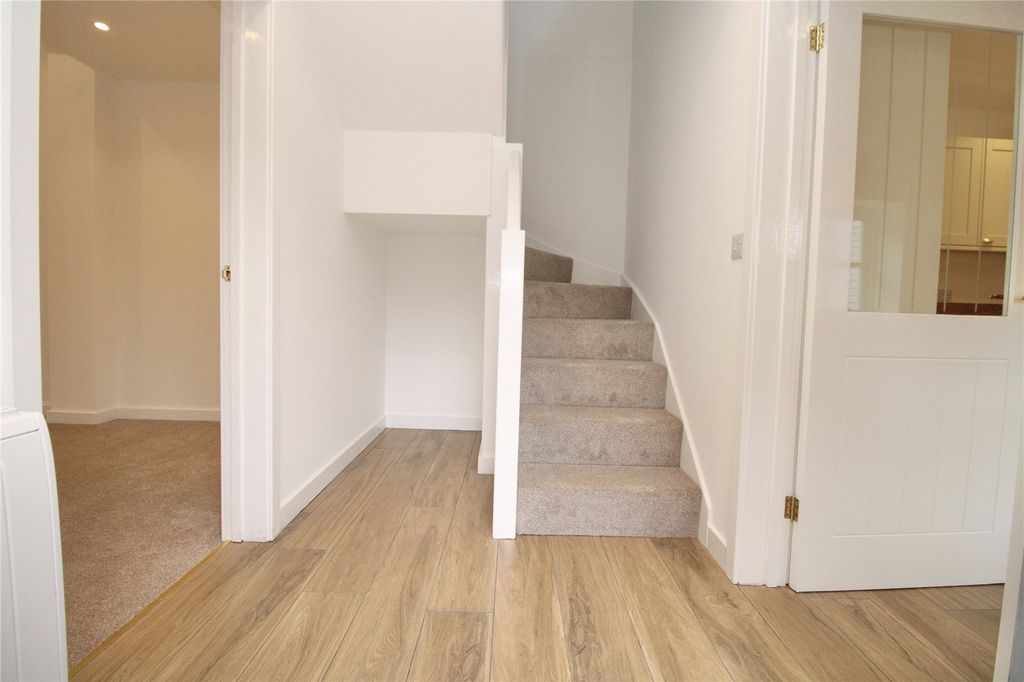 Property photo 3 of 25 Picture No. 01