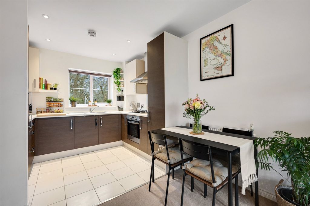 Property photo 3 of 15 Reception