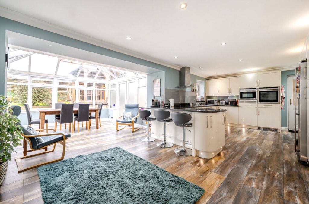 Property photo 2 of 22 2 - Picture No. 09