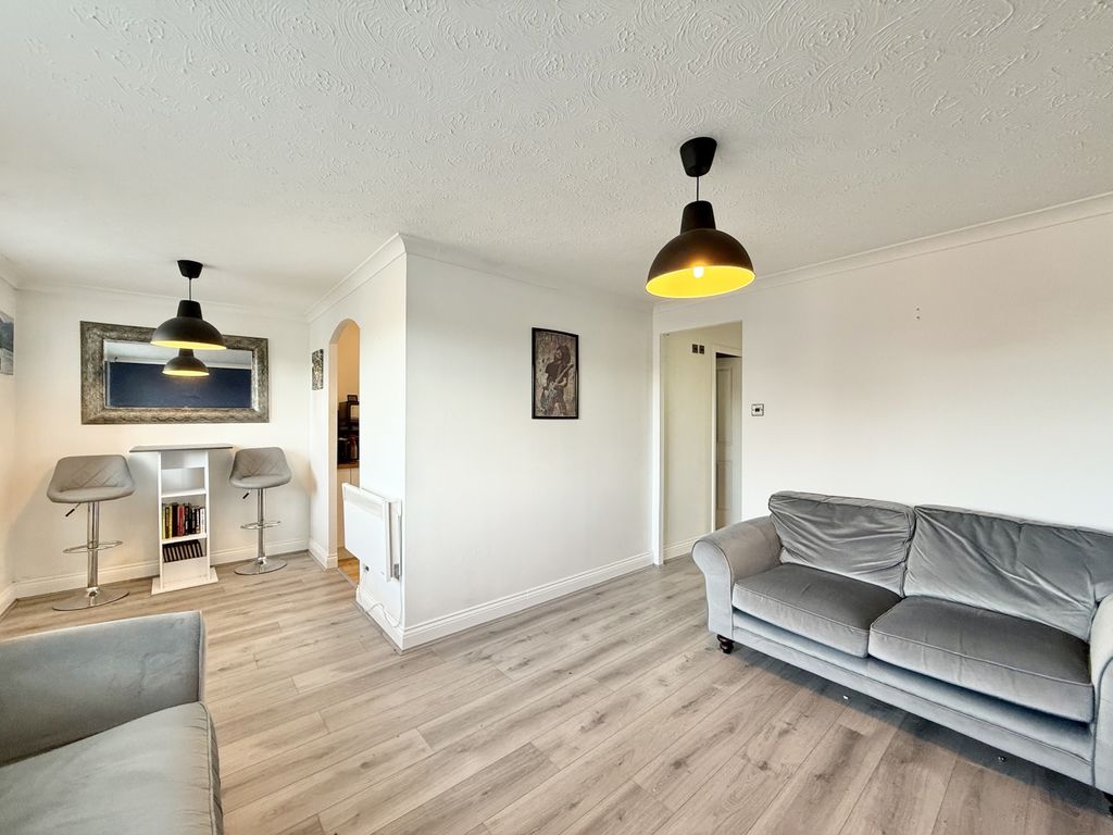 Property photo 2 of 11 Img_2355