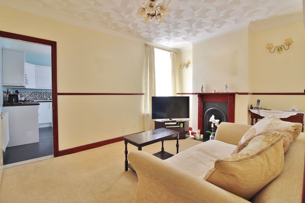 Property photo 3 of 10