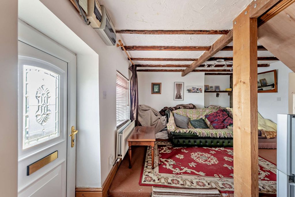 Property photo 3 of 21