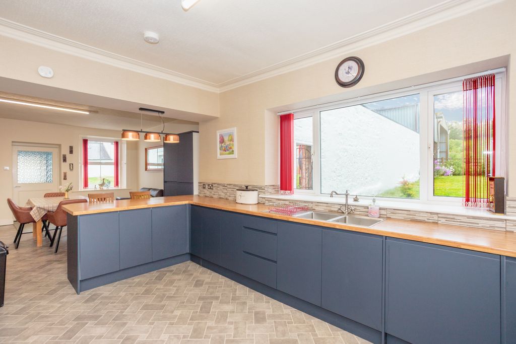Property photo 3 of 54 Kitchen/Diner