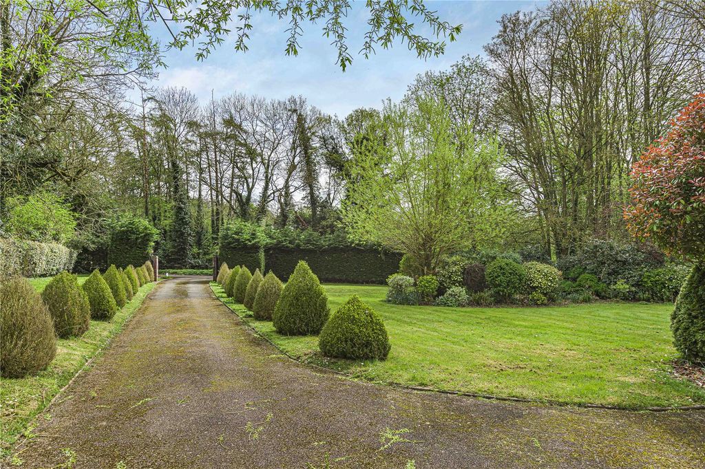 Property photo 2 of 33 Picture No. 09