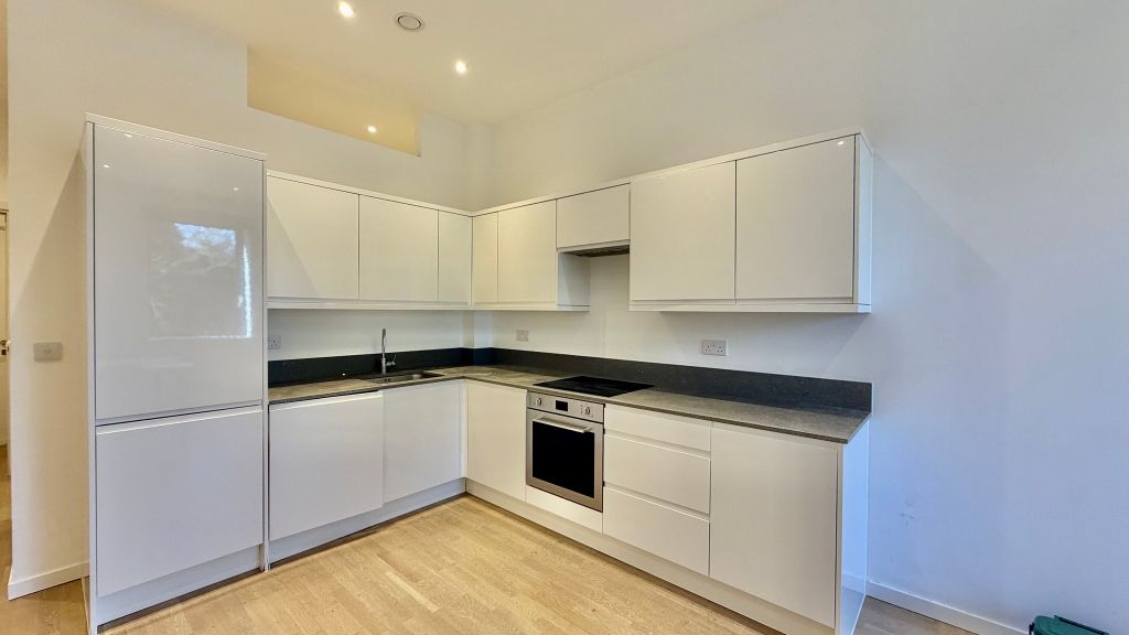 Property photo 2 of 11 Kitchen