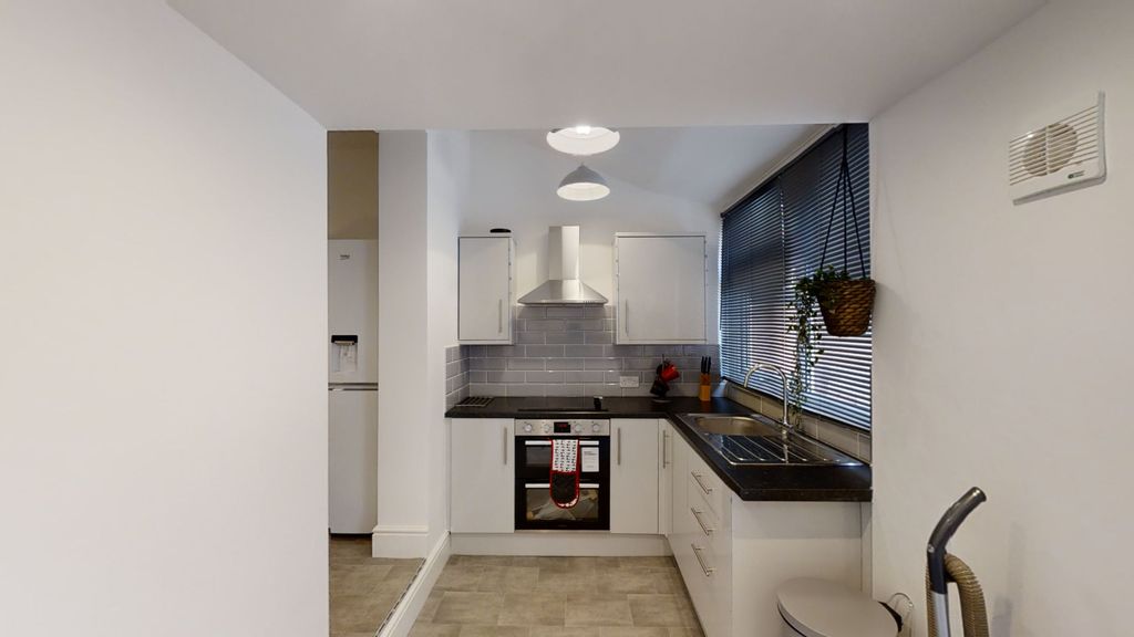 Property photo 2 of 7 Photo