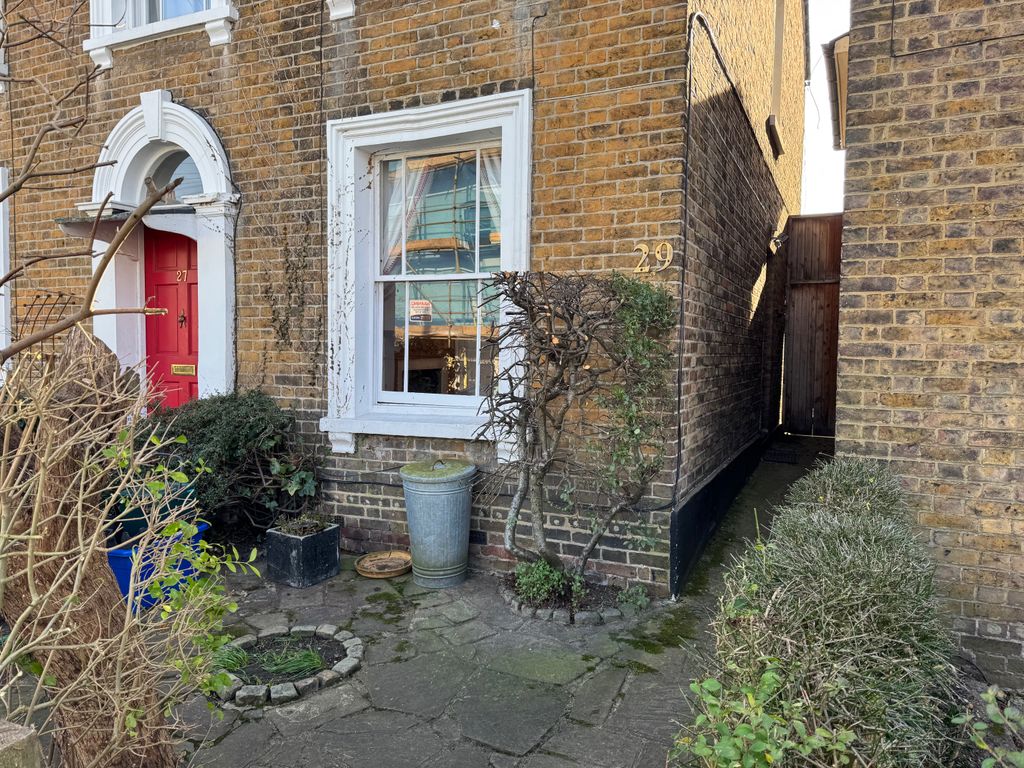 Property photo 2 of 7