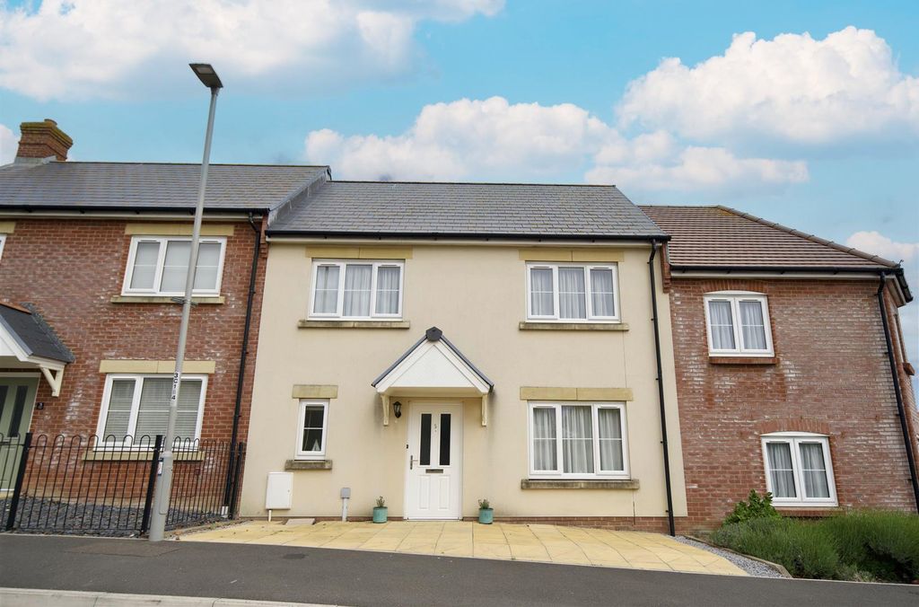 Property photo 1 of 19 Cw Front Copy Done.Jpg