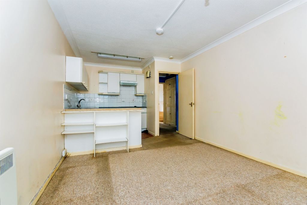 Property photo 3 of 17