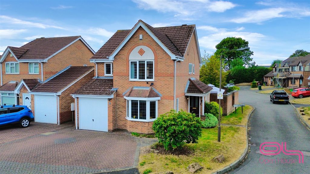Property photo 1 of 35 Edgecote Drive, Newhall (1).Jpg