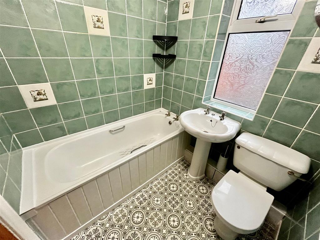 Additional image 7 of 2 bed flat for saleSouthend Terrace, Sheriff Hill, Gateshead NE9