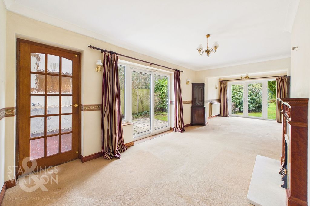 Property photo 2 of 42