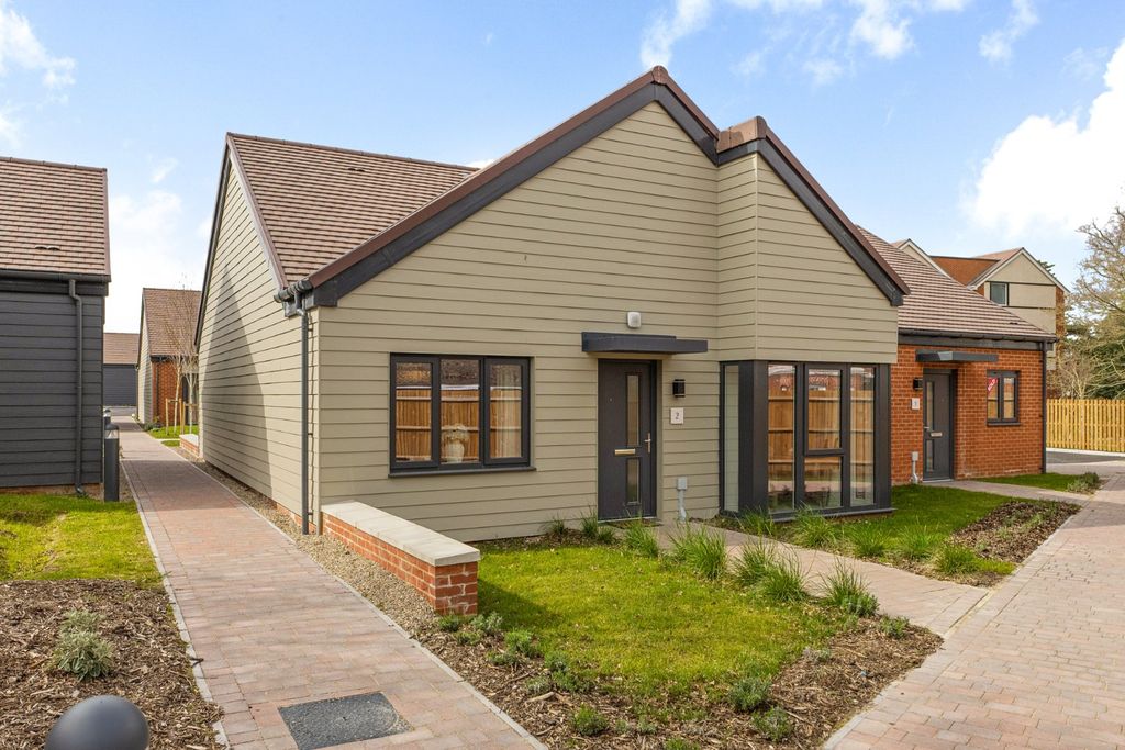 Property photo 1 of 11 Show Home