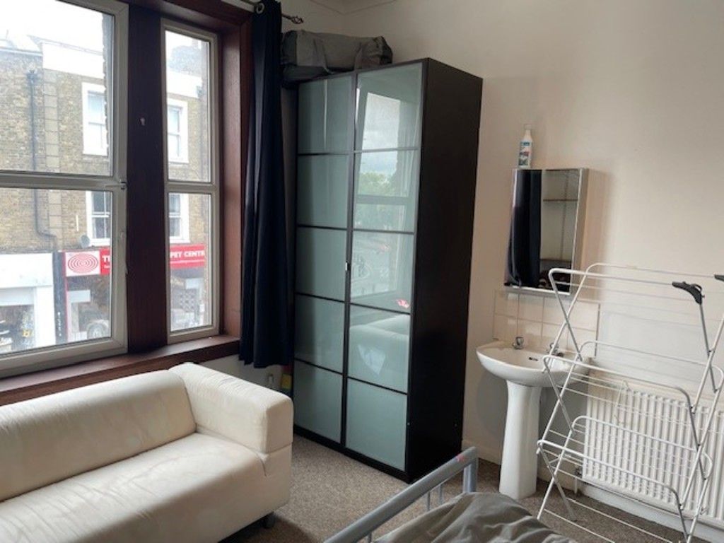 Property photo 1 of 2