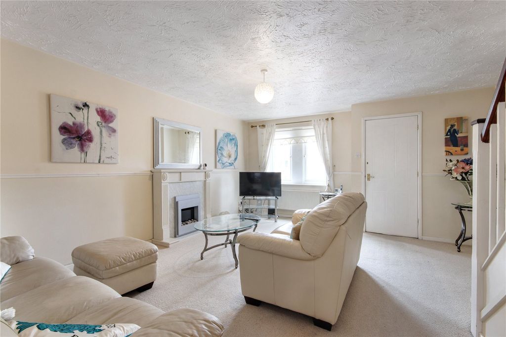 Property photo 2 of 11 Sitting Room