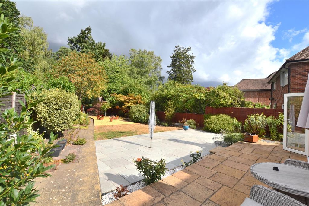 Property photo 2 of 21 Garden 7.Jpg