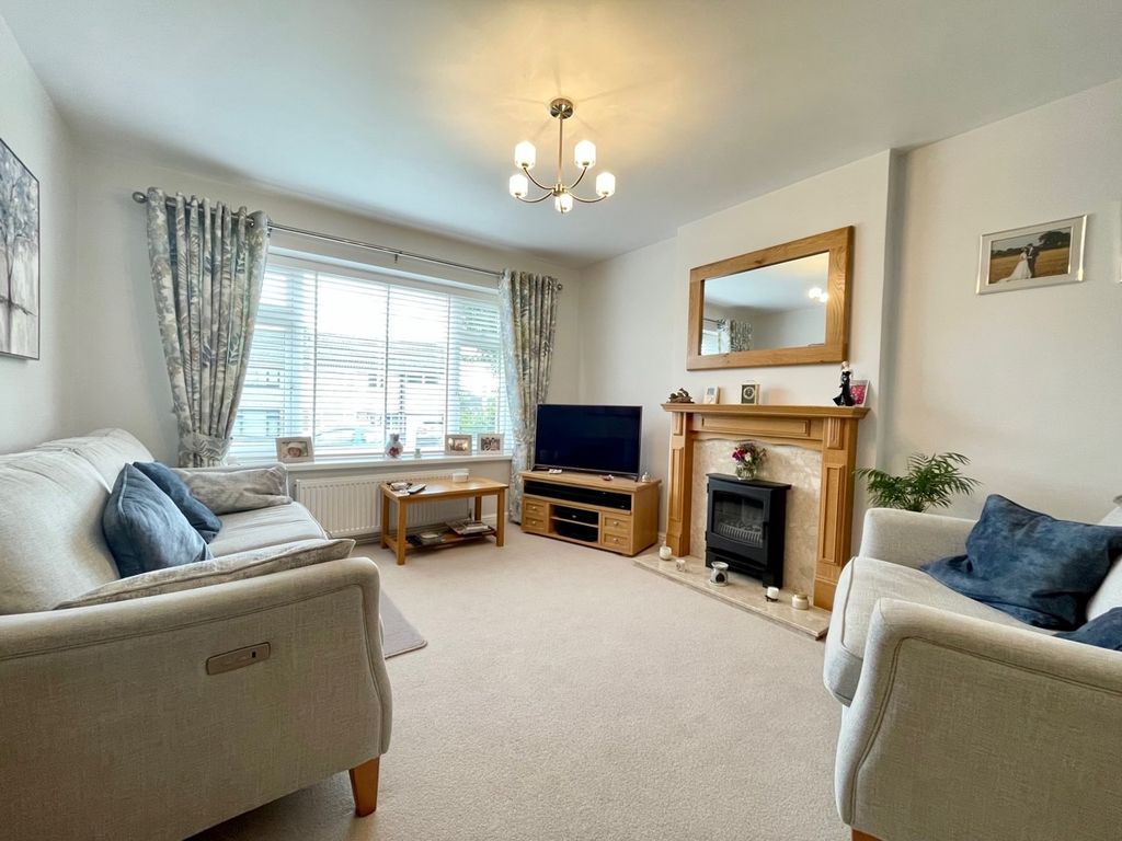 Property photo 2 of 23