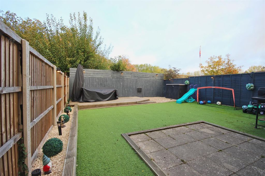 Property photo 2 of 22 Outside