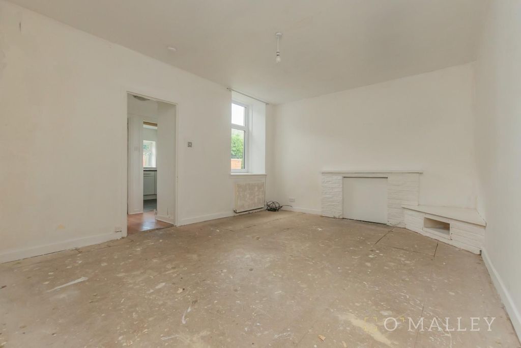 Property photo 2 of 15 Living Room