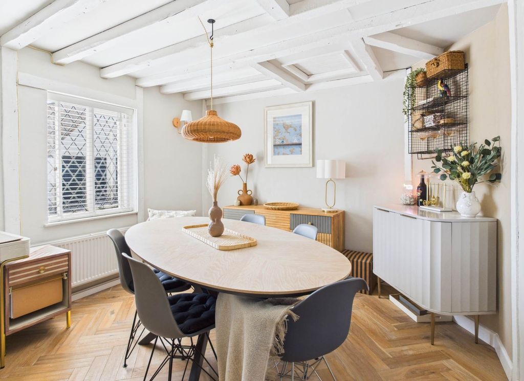 Property photo 2 of 33