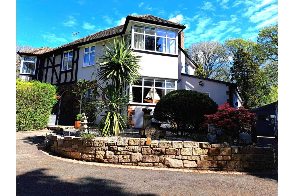 Property photo 2 of 37