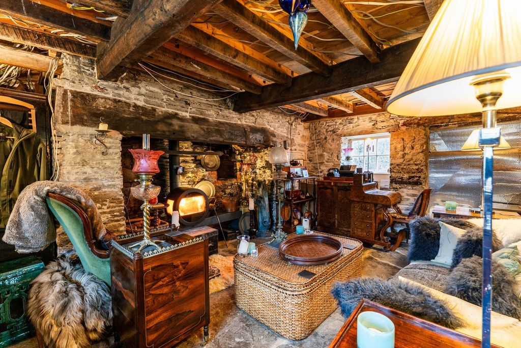 Property photo 3 of 49