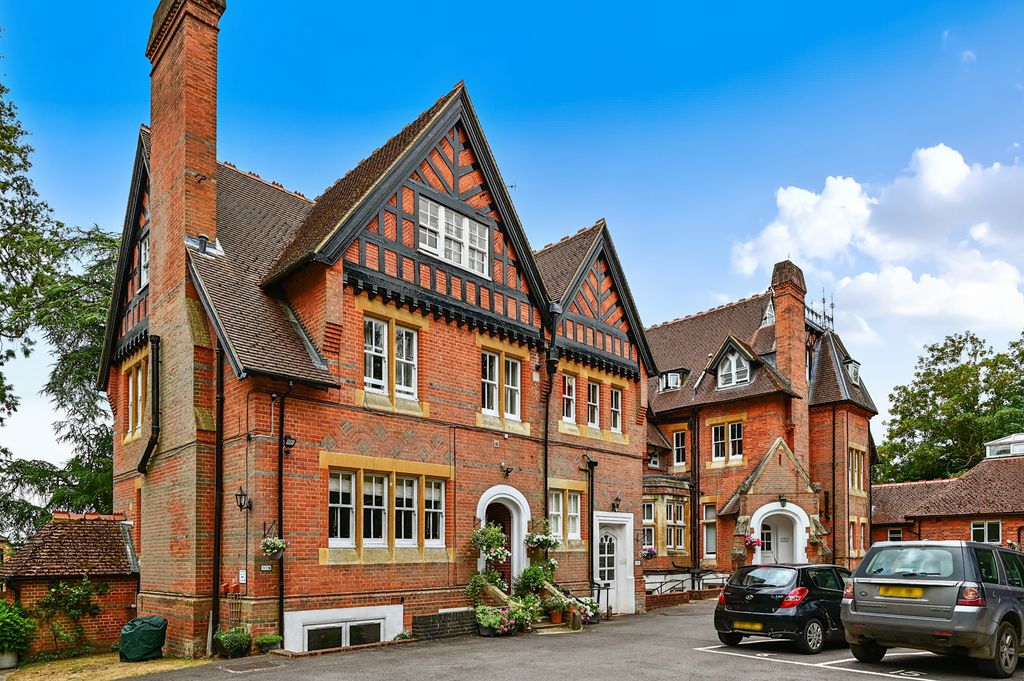 Property photo 1 of 6 6 Longdown Lodge (8)