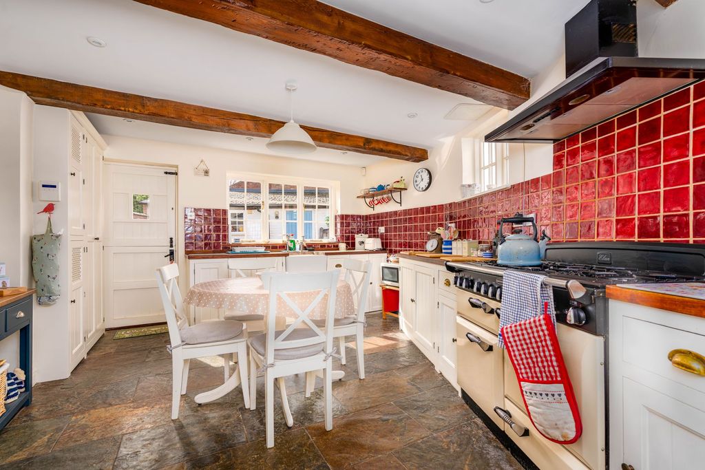 Property photo 3 of 22 Kitchen