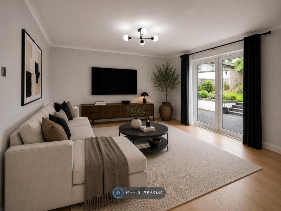 Property photo 1 of 18 Lounge