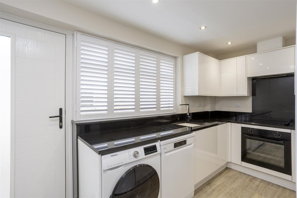 Property photo 3 of 18 36_Ramsey_Avenue_7.Jpg