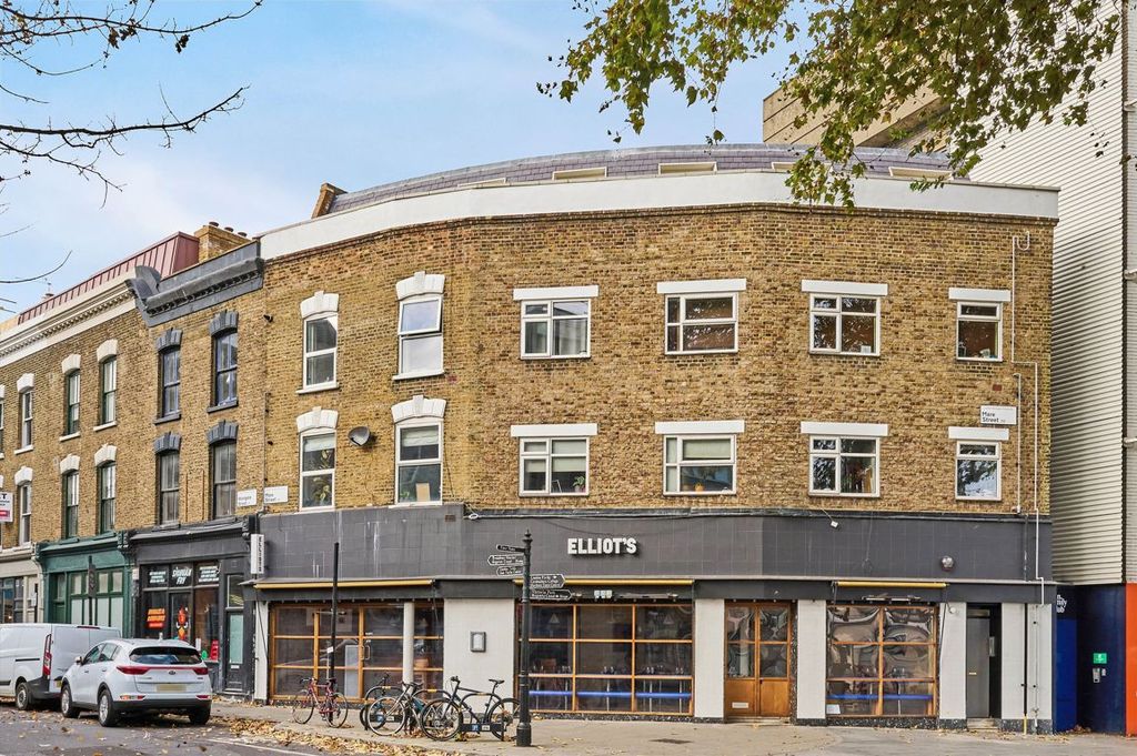 Property photo 1 of 11