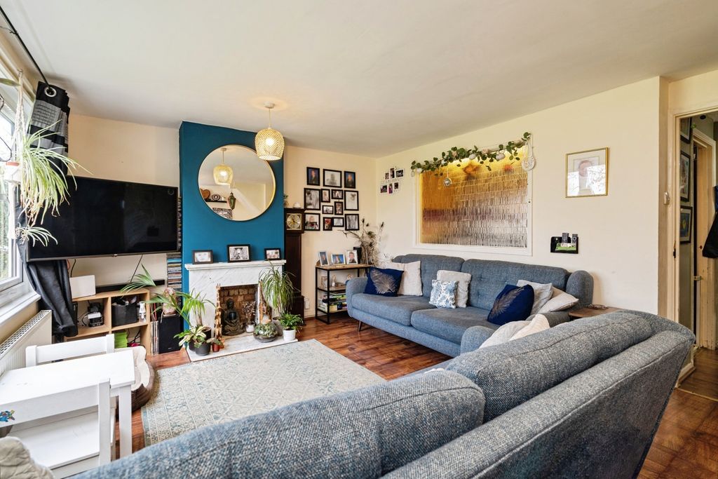 Property photo 3 of 17 Pbox-Img.Jpg