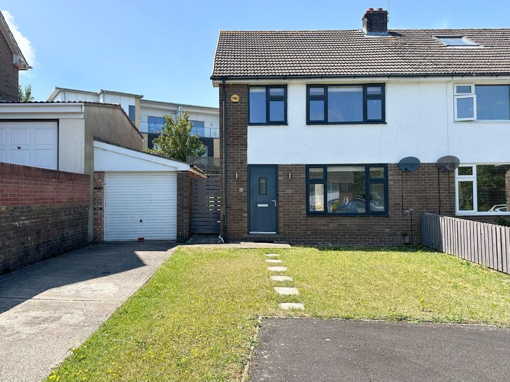 Property photo 1 of 18 Front