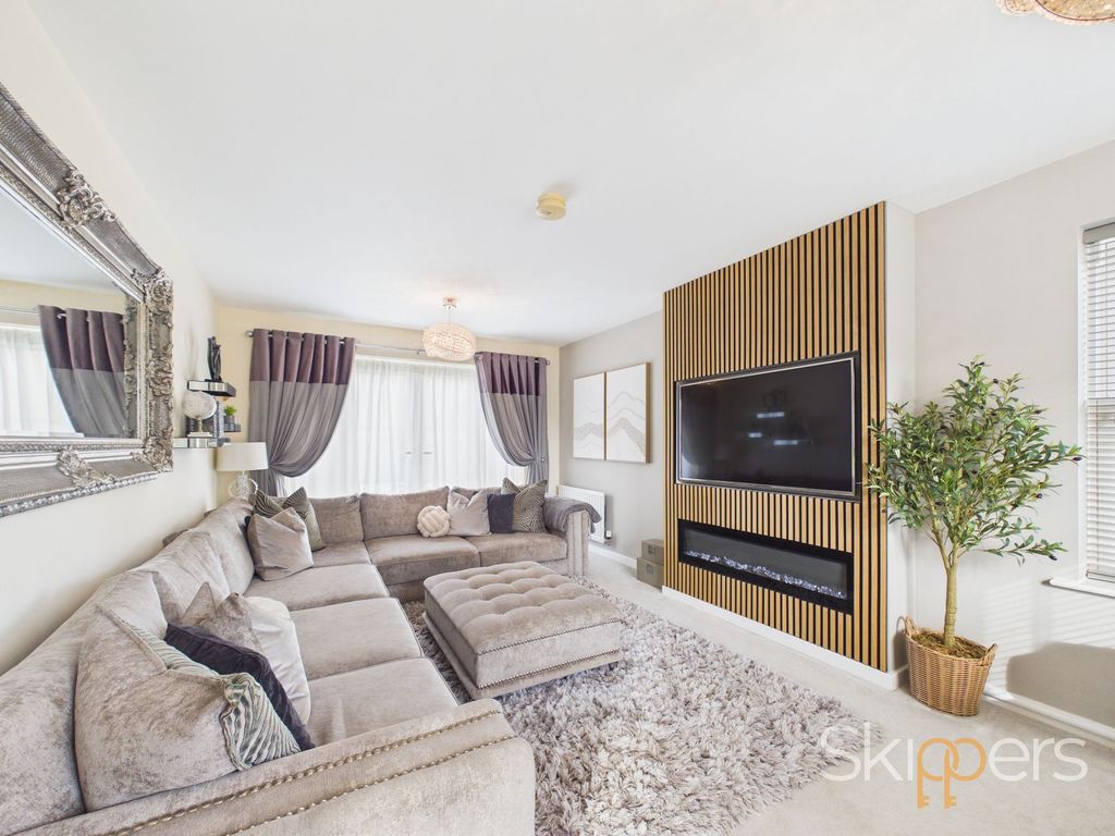 Property photo 2 of 32