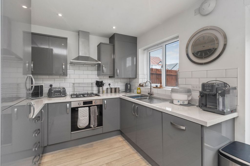 Property photo 3 of 30