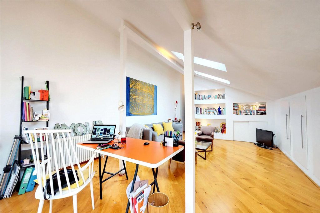 Property photo 3 of 14 Reception Room