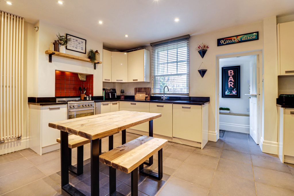 Property photo 3 of 30 Kitchen
