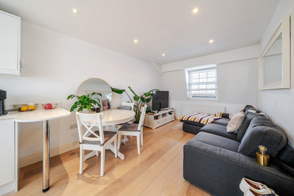 Property photo 3 of 12 1511268-9-6A88146...