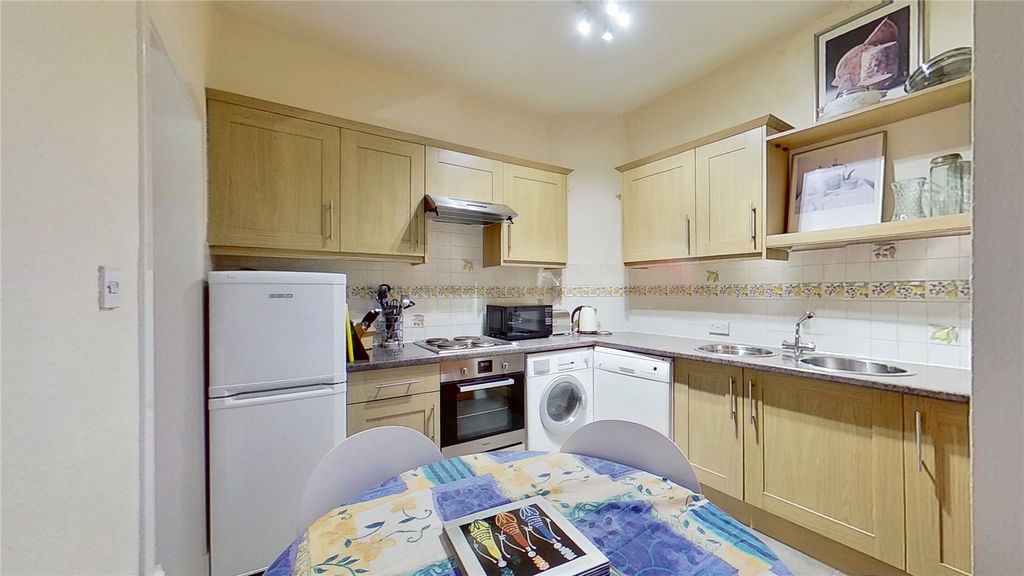 Property photo 3 of 10 Picture No. 09