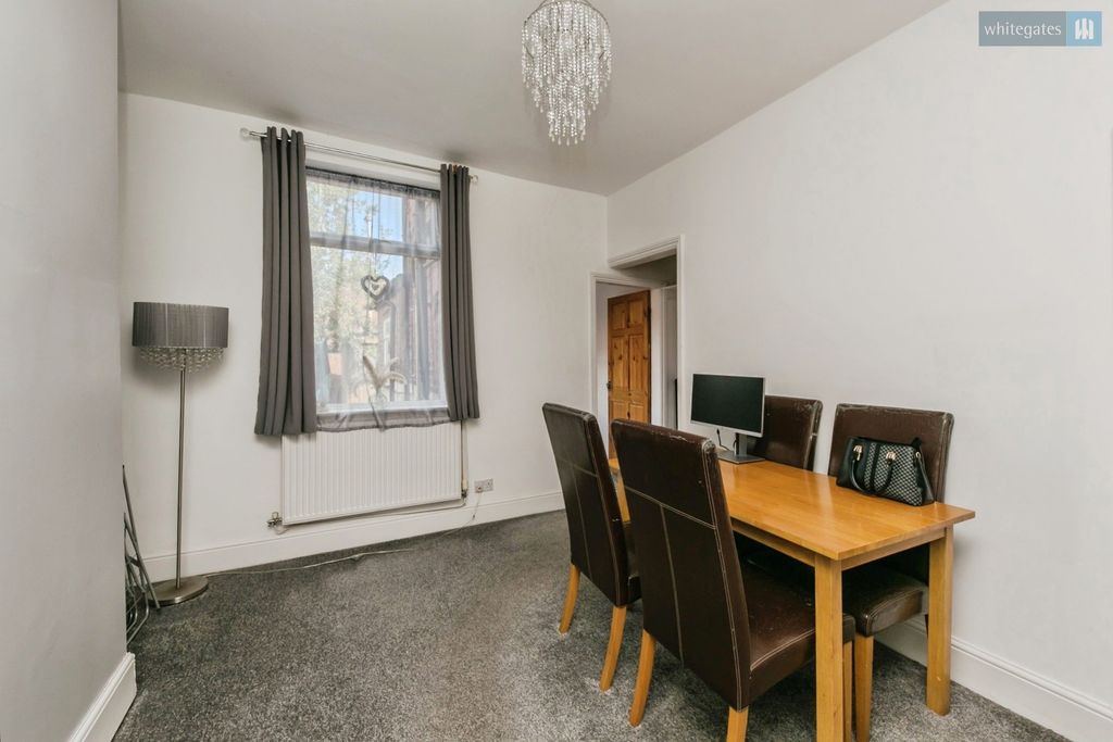 Property photo 3 of 13 Pbox-Img.Jpg