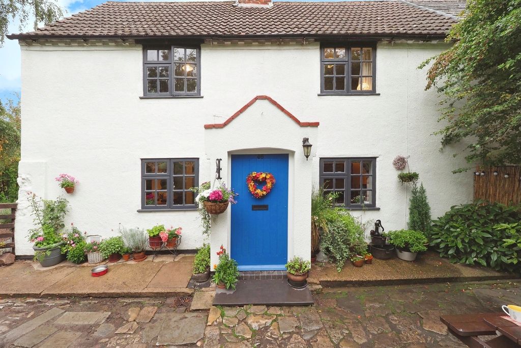 Property photo 2 of 17