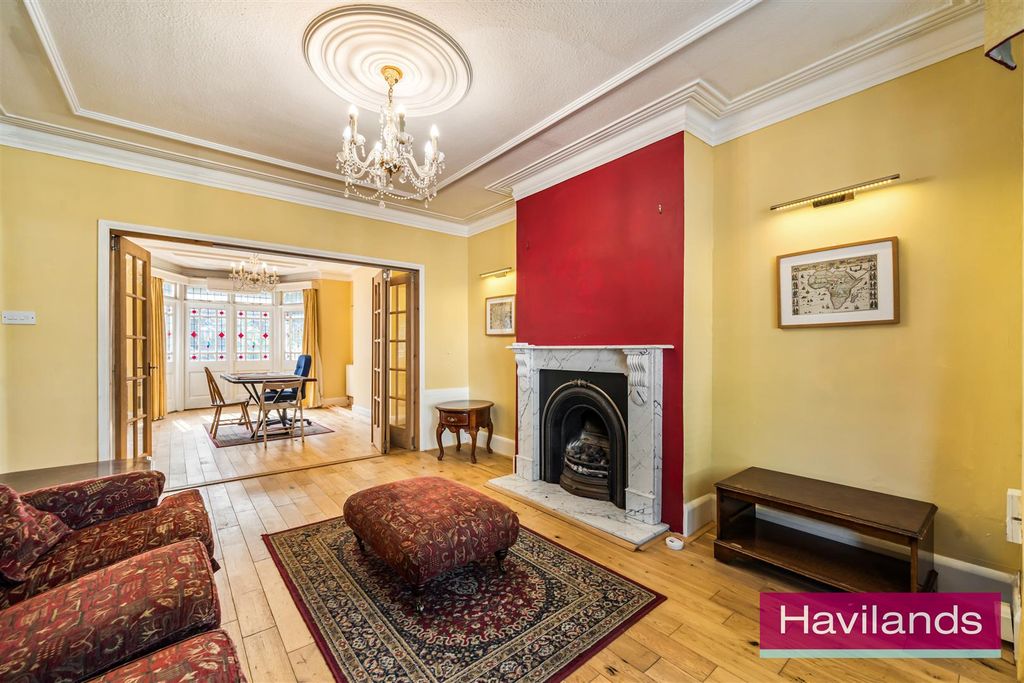 Property photo 3 of 22 Broomfield Avenue-14.Jpg