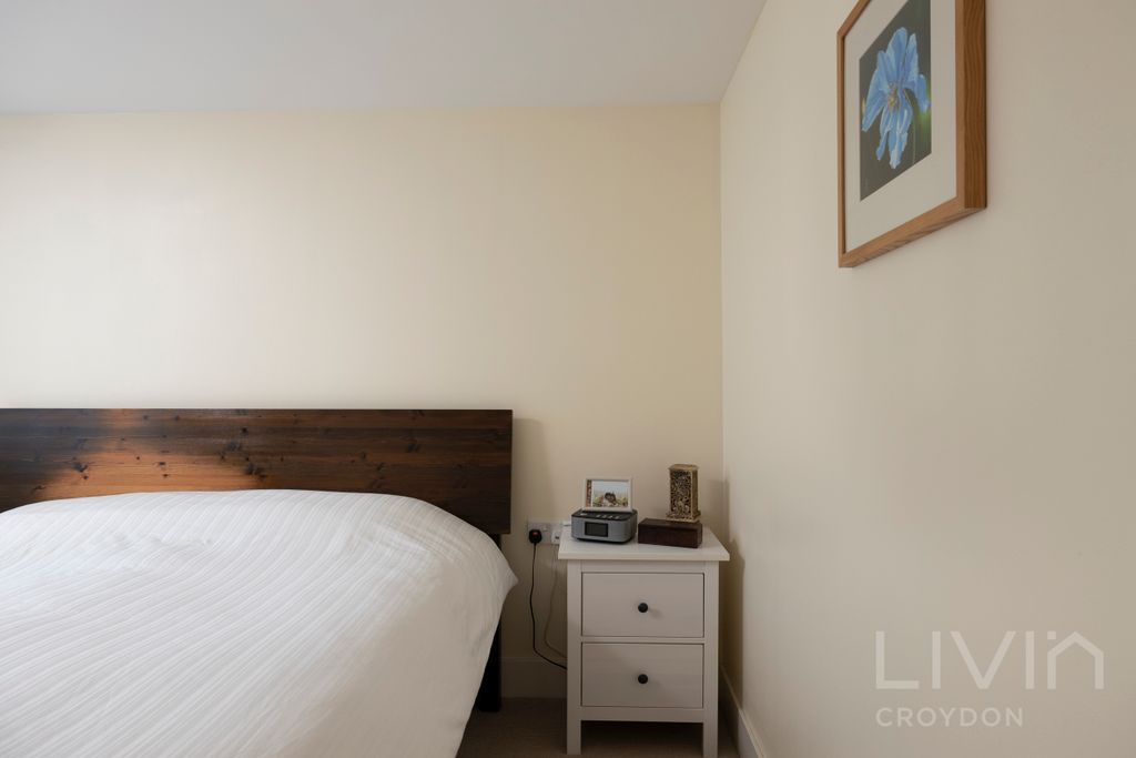 Property photo 3 of 18 Kingfisher Court-03