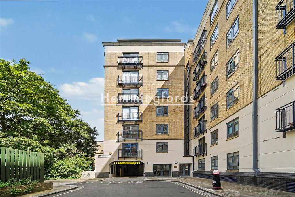 Property photo 2 of 12 Cobalt Building Ec2Y-1.Jpg