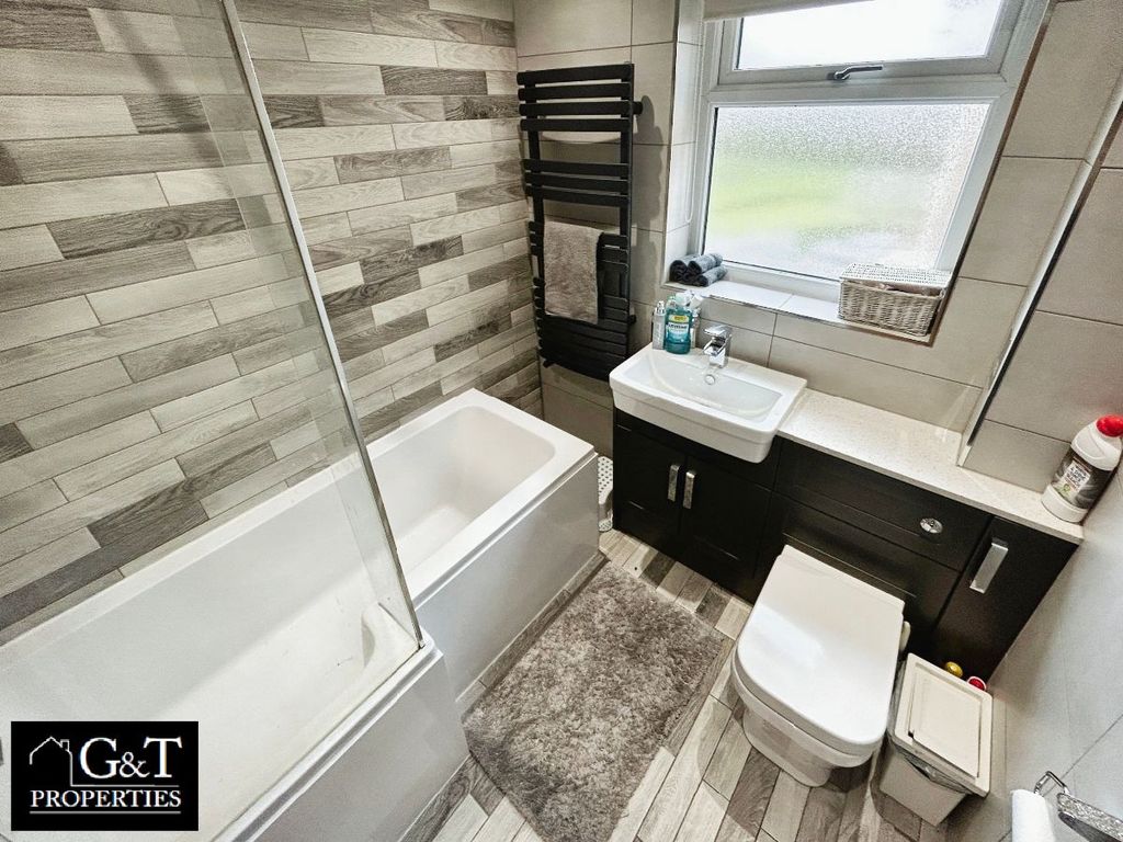 Property photo 2 of 25