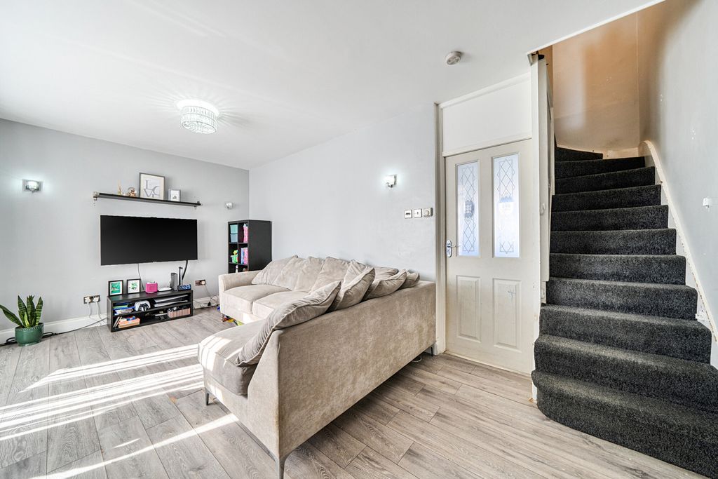 Property photo 2 of 19 1429324-1-69Babda...