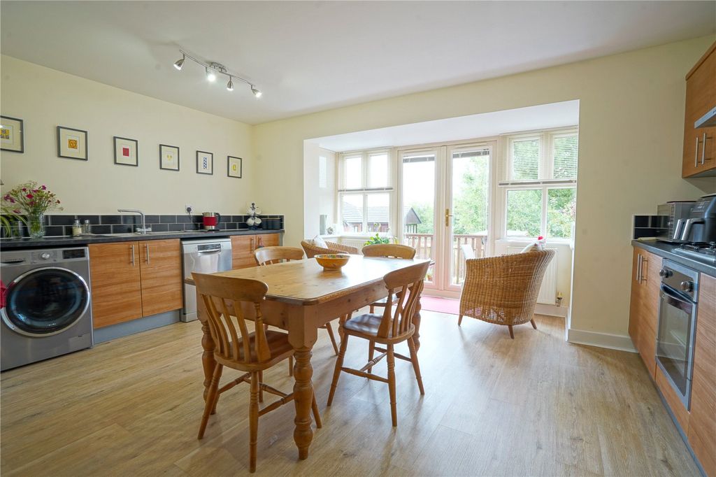 Property photo 3 of 19 Picture No. 12