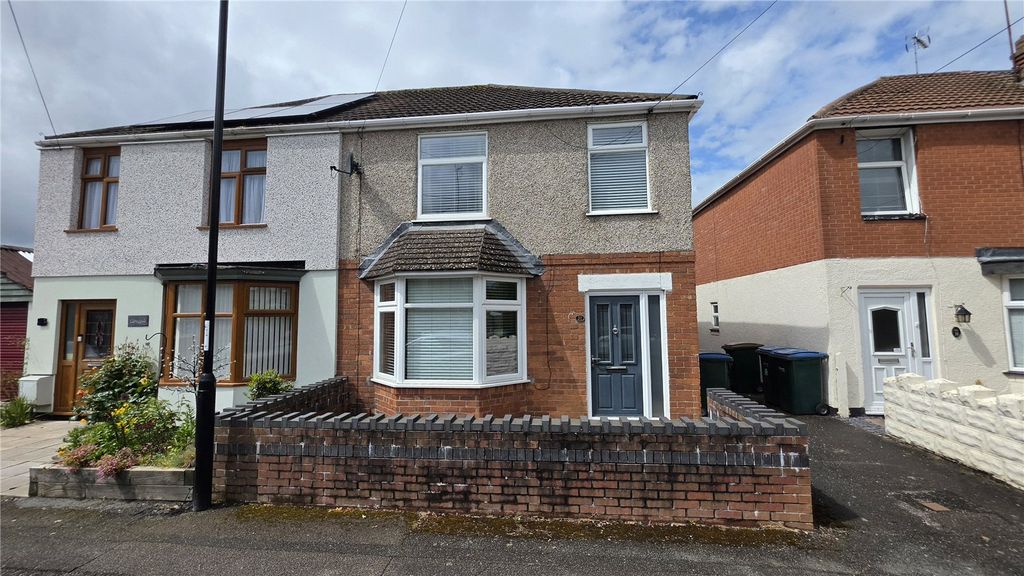 Property photo 1 of 19 Picture No. 04